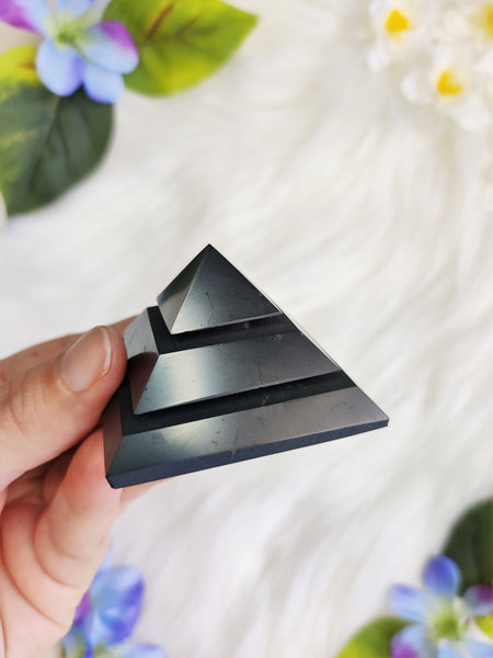 5cm Shungite Pyramid Stone