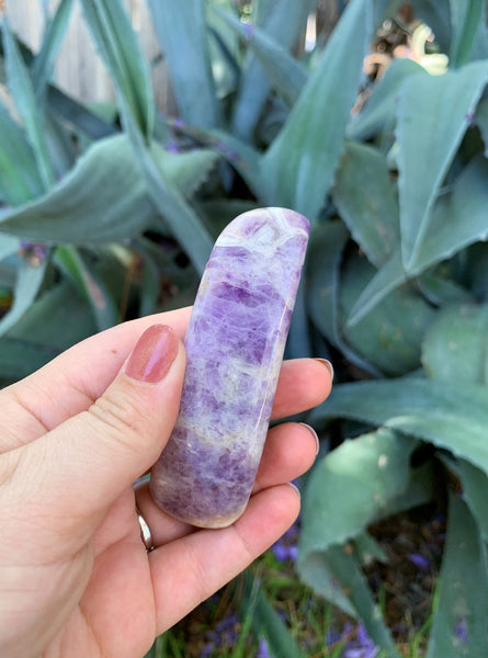 Amethyst Curved Massage Wand