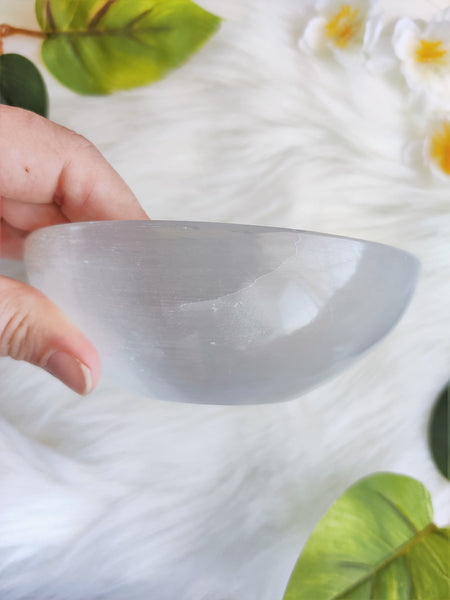 Round Selenite Bowl (L)