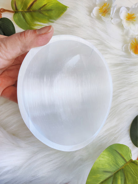 Round Selenite Bowl (L)